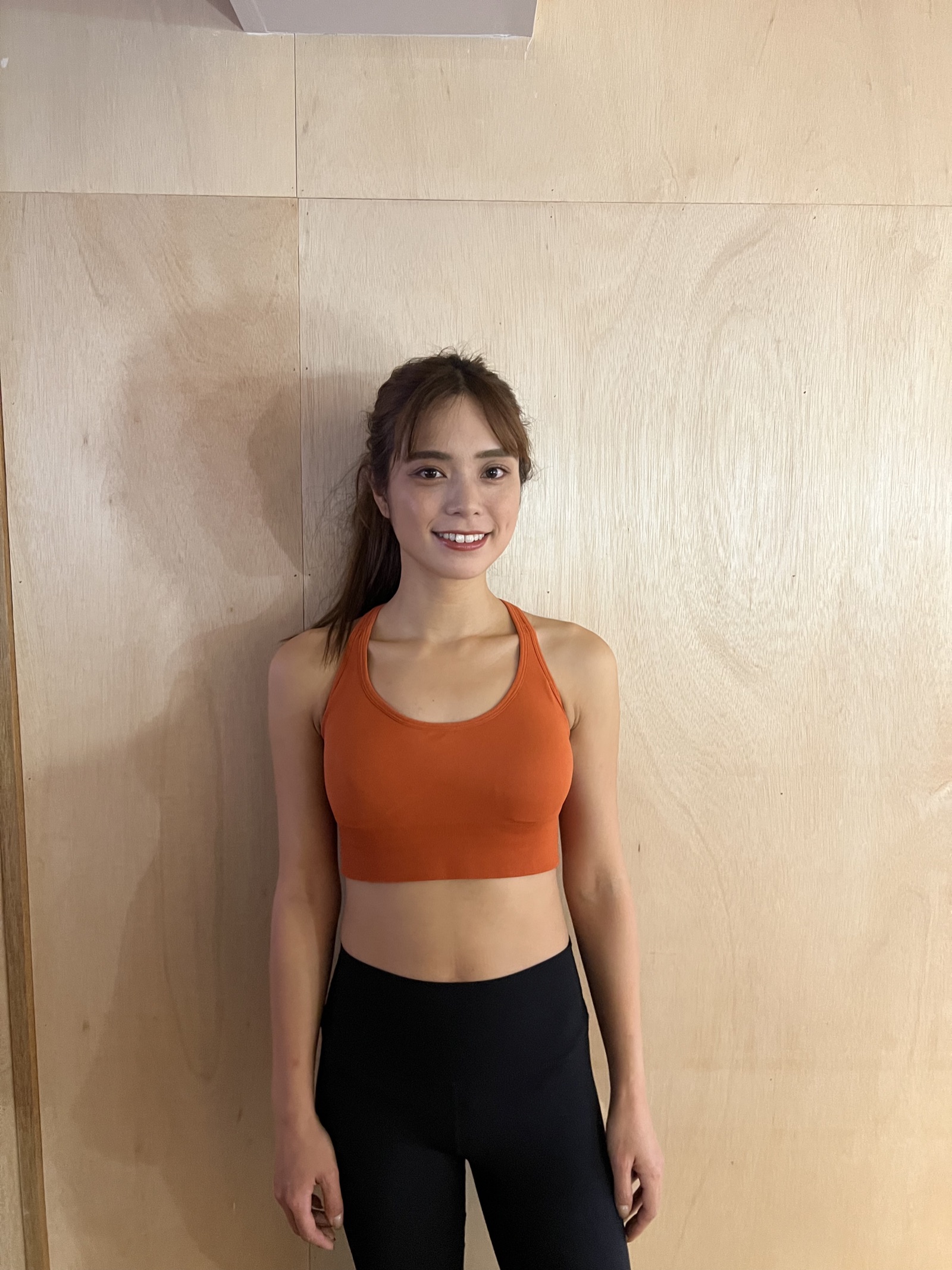 EMANNの女性トレーナー